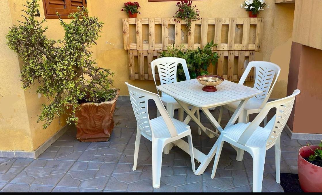 Flora House Ξενοδοχείο Μπρίντιζι Εξωτερικό φωτογραφία